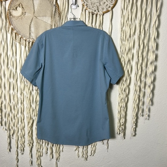 Lululemon Men's Button Down Ripstop/Vented Material Short Sleeve Top L/XL - Picture 5 of 8